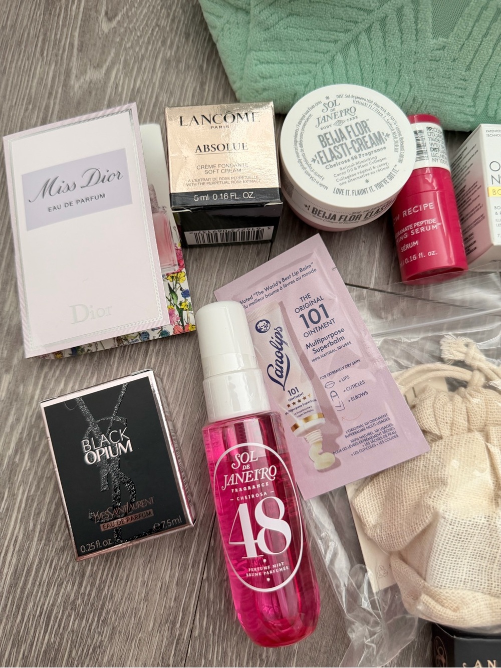 Makeup Bundle 19 Piece Set - Picture 4 of 11